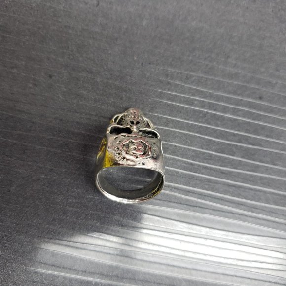 1/$10, 2/$15 -  Men's size 10 Silver-tone Skull Ring Fashion Jewelry - Picture 5 of 6